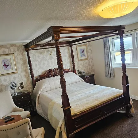 Guest house Castle By The Sea Scarborough