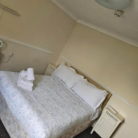 Castle By The Sea Guest house *